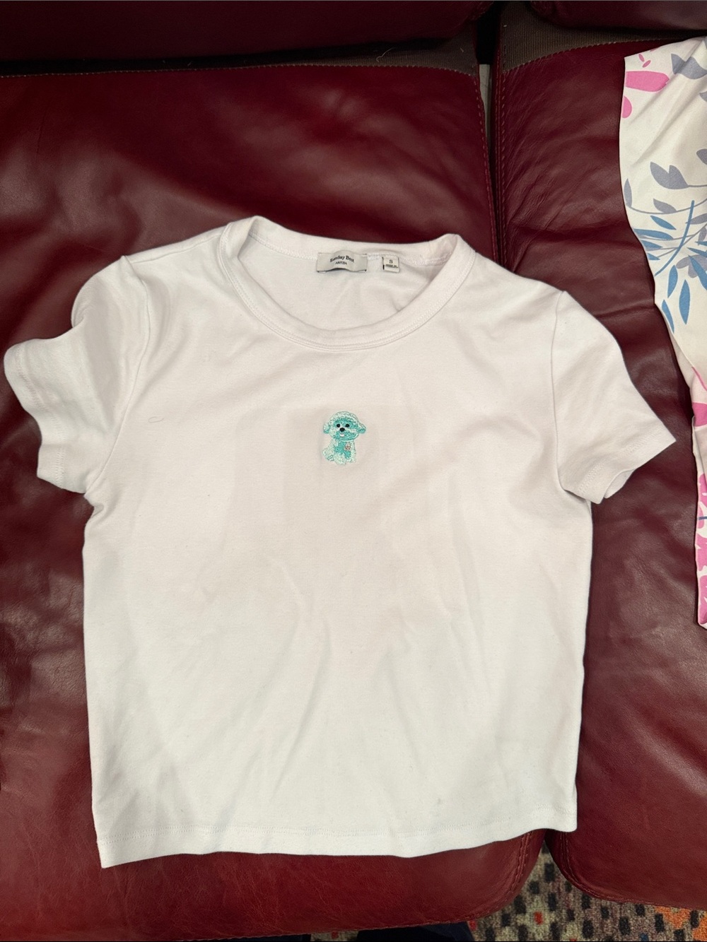 Aritzia White Kids Short Sleeve Tee with Aqua Puppy Patch